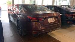 نيسان ألتيما